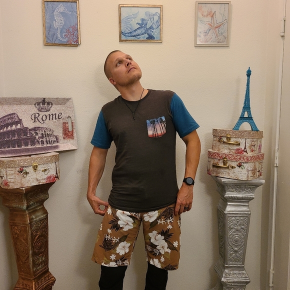 Hawaiian Men's Swimming Trunks 🏊‍♂️ - Picture 4 of 11